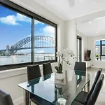 Iconic Harbour Bridge Views