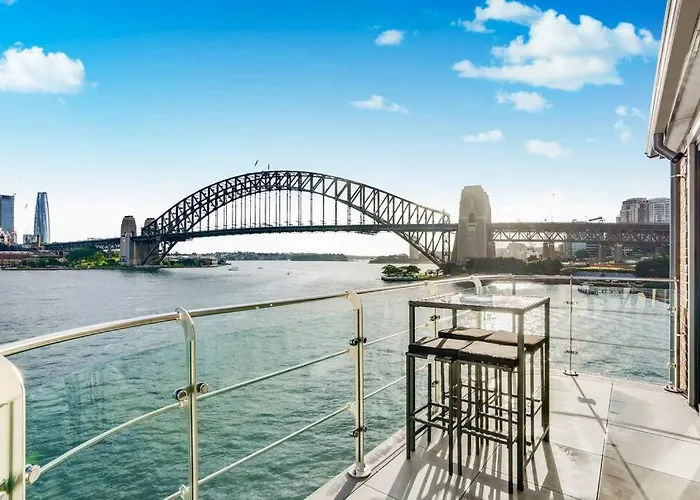 Iconic Harbour Bridge Views